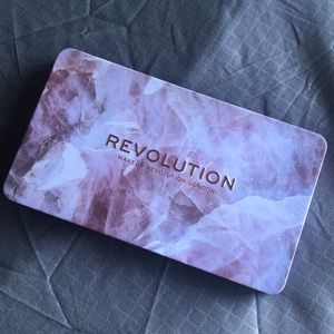 🌫🌸Revolution🌸🌫 Makeup Pallet